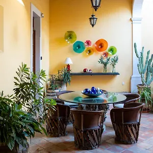 https://casa-araiza-centro-de-guadalajara.guadalajarahotels.info